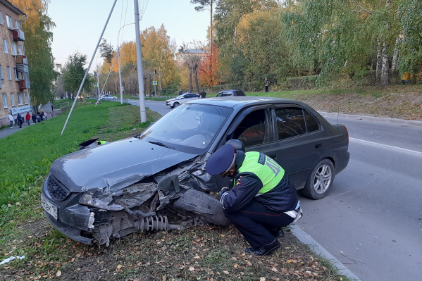 Водителю Hyundai выписали шесть административных протоколов за это ДТП Водителю Hyundai выписали шесть административных протоколов за это ДТП