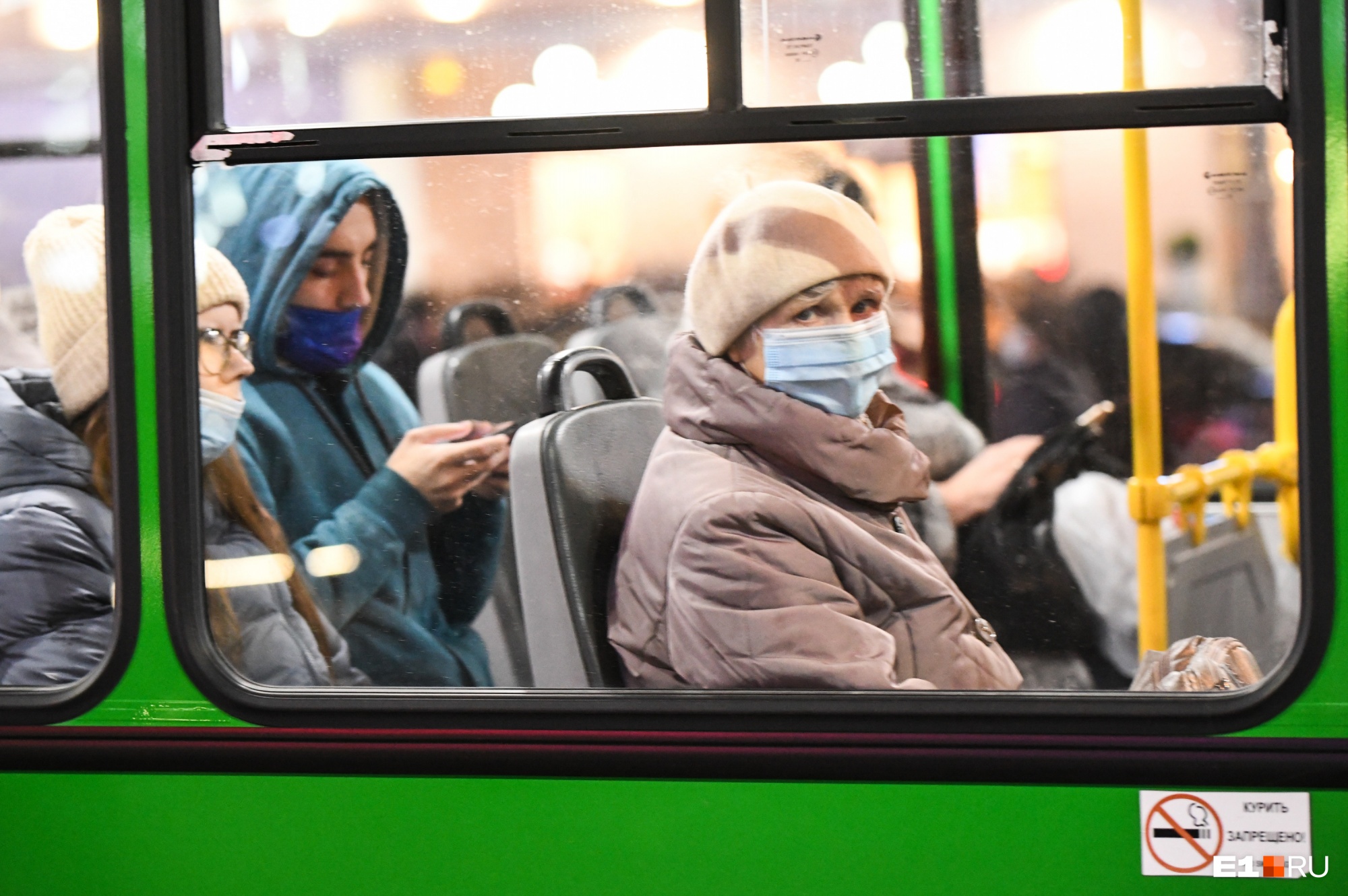 Власти Свердловской области сегодня решат, вводить ли QR-коды в общественном транспорте