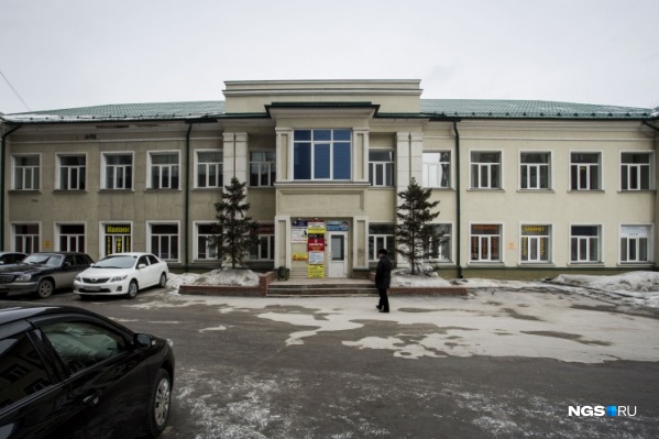 К старому зданию хотели пристроить четыре этажа К старому зданию хотели пристроить четыре этажа