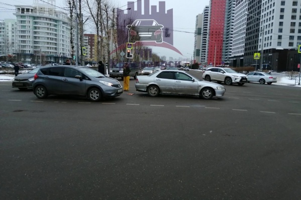 Авария произошла на Взлётке сегодня утром Авария произошла на Взлётке сегодня утром