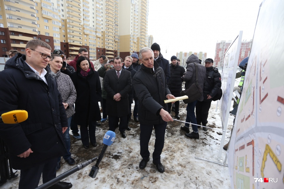 В феврале проект школы показывали губернатору Алексею Текслеру В феврале проект школы показывали губернатору Алексею Текслеру