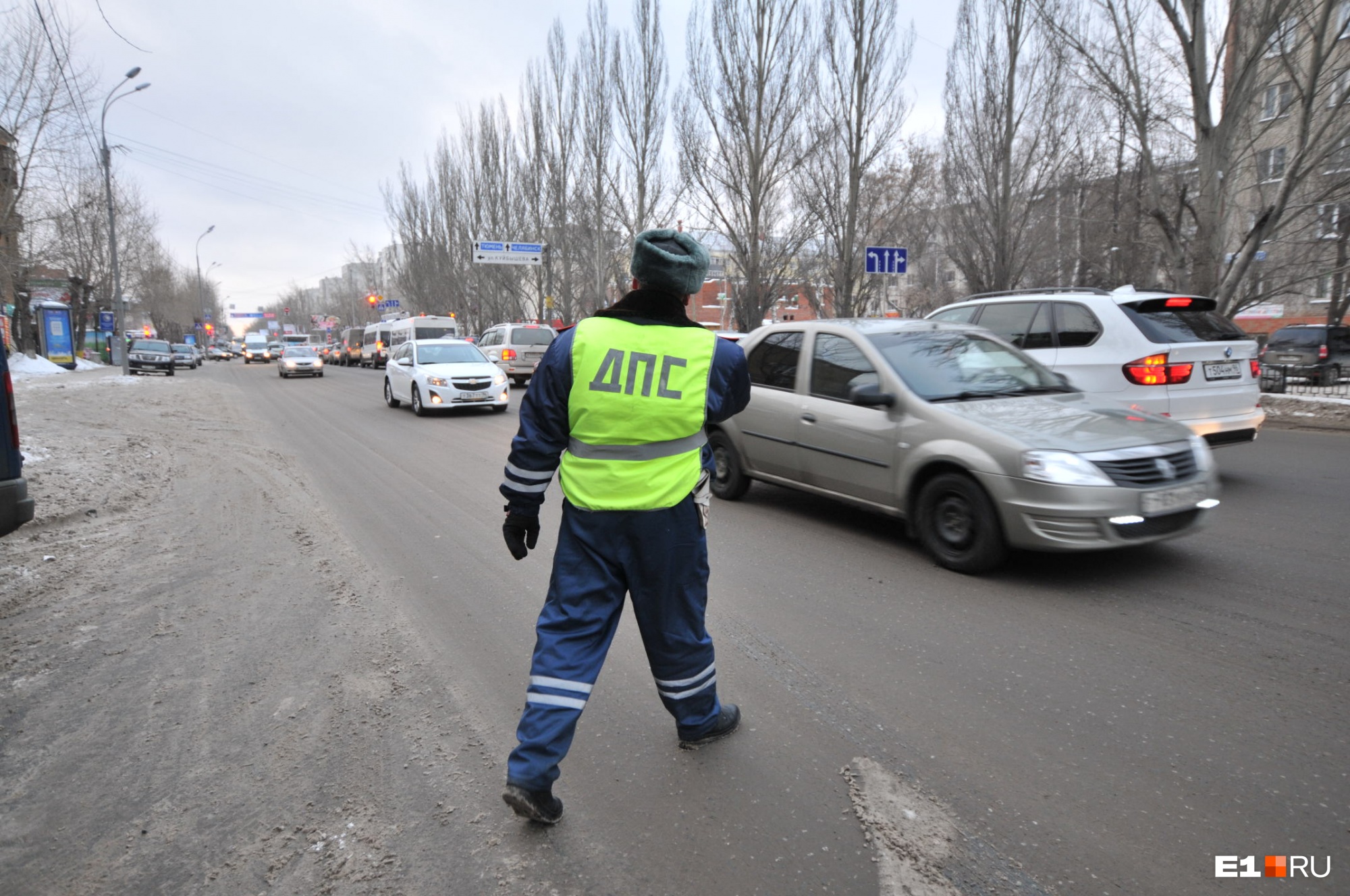 Штрафы за него получал житель Питера: полиция Екатеринбурга задержала автохама с поддельными номерами