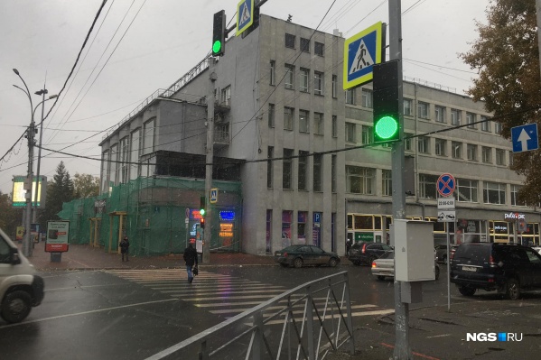Теперь пешеходный переход на Ленина регулируется Теперь пешеходный переход на Ленина регулируется
