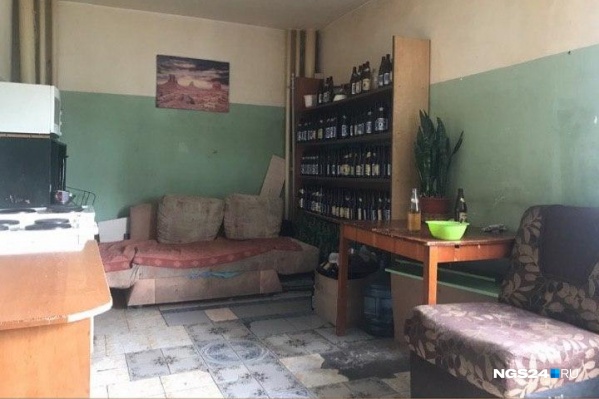 Детям приходилось ночевать на кухне или в коридоре общежития Детям приходилось ночевать на кухне или в коридоре общежития