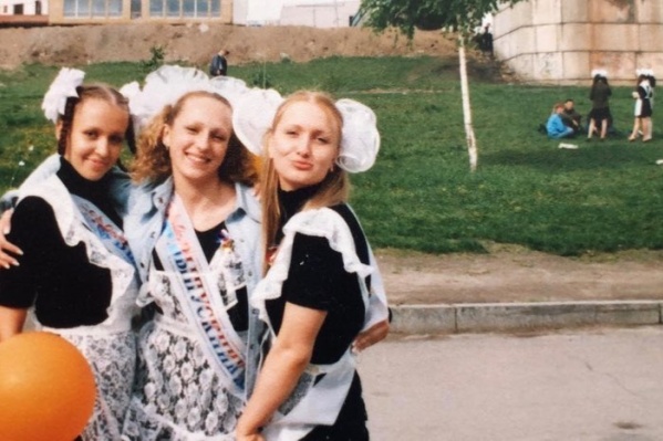 Последний звонок, 2004 год. Прошло 16 лет, а кажется, что было вчера Последний звонок, 2004 год. Прошло 16 лет, а кажется, что было вчера