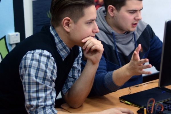 Выпускники академии работают в крупнейших мировых компаниях Выпускники академии работают в крупнейших мировых компаниях