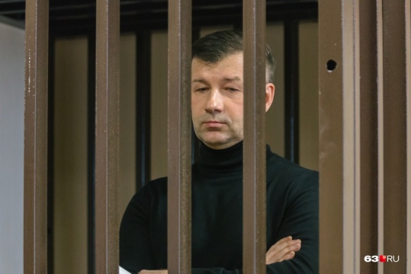 Дмитрия Сазонова обвинили не только в крышевании ЧОПов, но и в получении взяток с фотостудий Дмитрия Сазонова обвинили не только в крышевании ЧОПов, но и в получении взяток с фотостудий