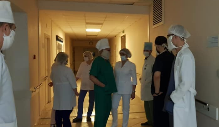 Стали известны результаты анализов на коронавирус у двоих врачей больницы имени Куватова в Уфе