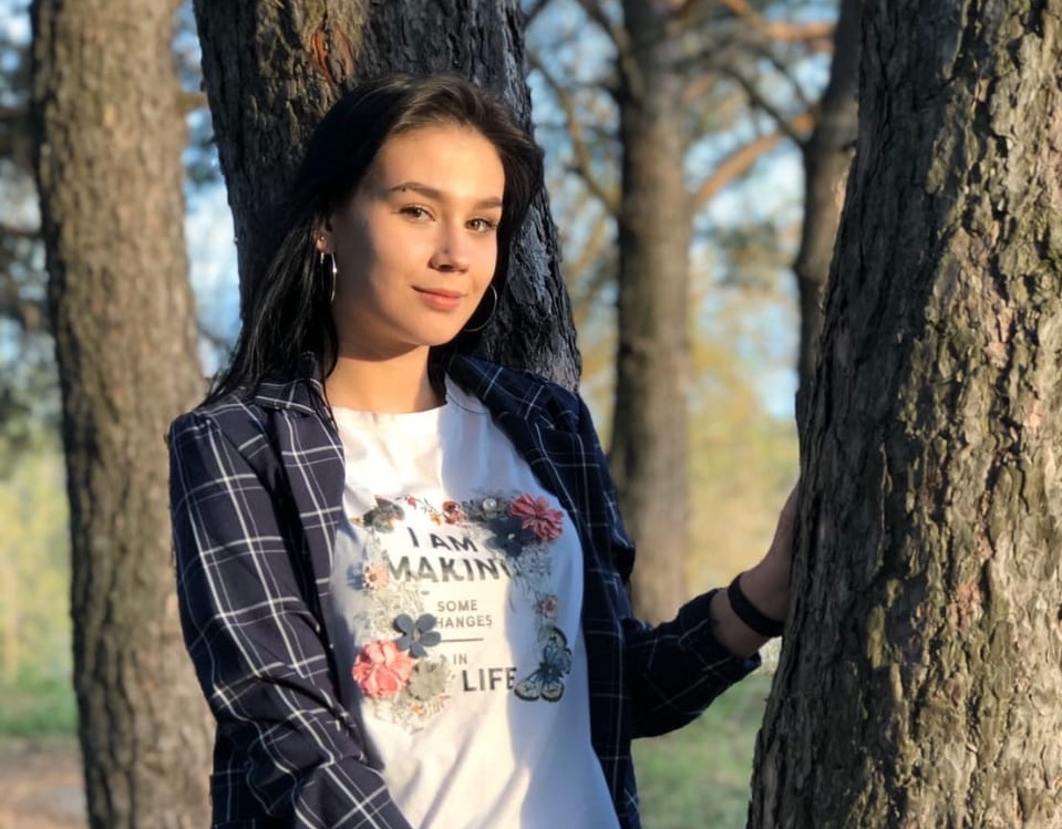 17-летняя девушка с татуировкой-цветком бесследно исчезла в Волгоградской области