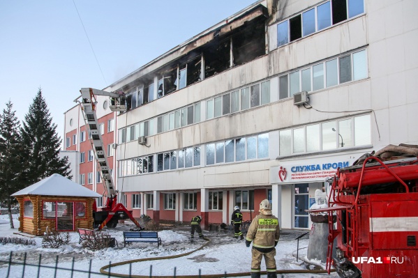 Пожар тушили три часа Пожар тушили три часа