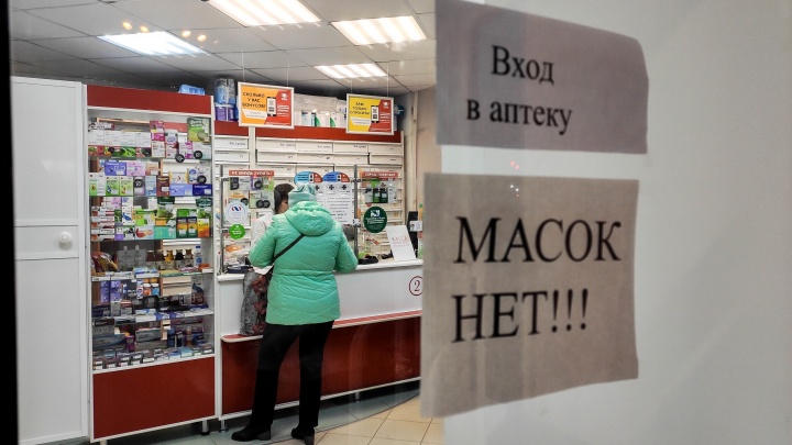 «Ситуация улучшилась»: в нижегородских аптеках появились антисептики и перчатки. С масками сложнее