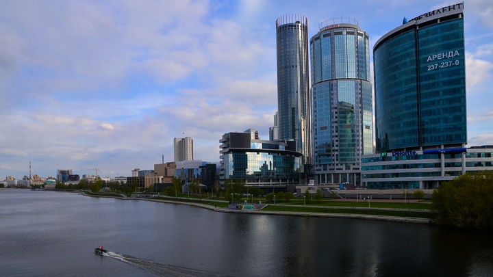 Чиновники решили потратить на ремонт набережной Исети треть бюджета Екатеринбурга