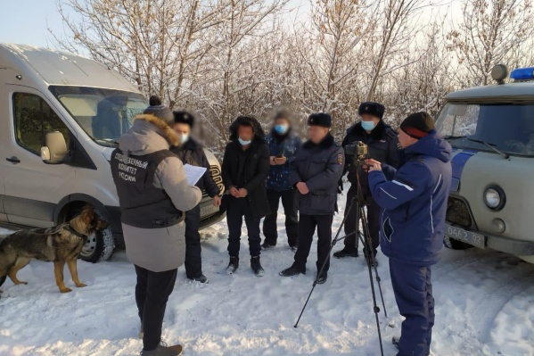 Ранее жительница Челябинской области сообщила правоохранительным органам о том, что обнаружила автомобиль погибшей Ранее жительница Челябинской области сообщила правоохранительным органам о том, что обнаружила автомобиль погибшей