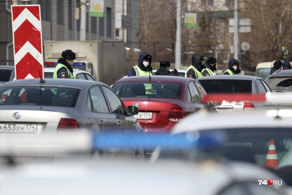 В городе сегодня дежурят 16 передвижных пунктов полиции В городе сегодня дежурят 16 передвижных пунктов полиции