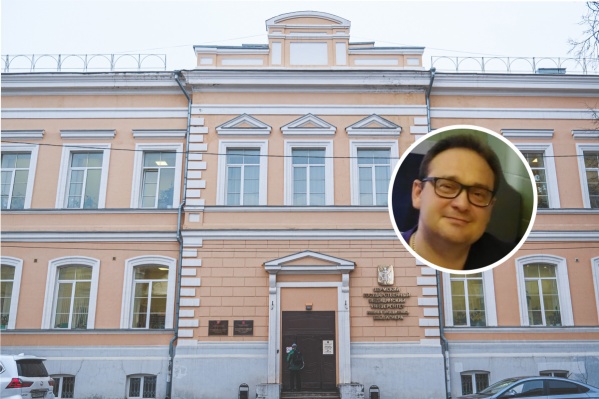 В университете Андрей Валентинович преподавал 20 лет В университете Андрей Валентинович преподавал 20 лет