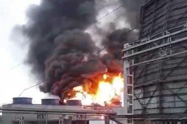 Пожар на ТЭЦ Ачинского глиноземного комбината, первые кадры с места Пожар на ТЭЦ Ачинского глиноземного комбината, первые кадры с места