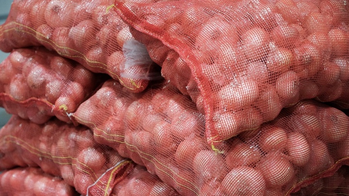 Пермьстат: в Прикамье подорожали картошка, селедка и топливо, но подешевели помидоры