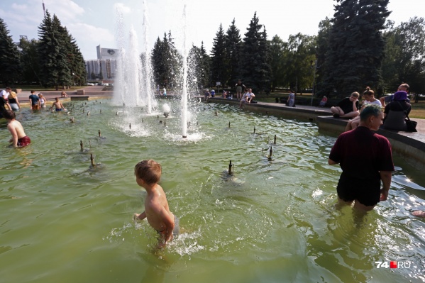 Судя по цвету воды — это не фонтан, а болото Судя по цвету воды — это не фонтан, а болото