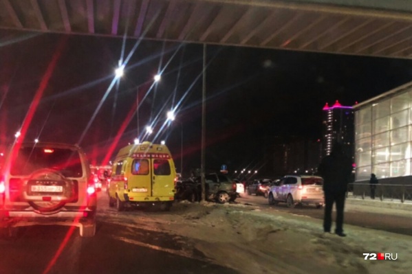 Авария произошла 25 ноября прошлого года неподалеку от ТЦ «Остров», рядом с домом № 67 по улице Федюнинского Авария произошла 25 ноября прошлого года неподалеку от ТЦ «Остров», рядом с домом № 67 по улице Федюнинского