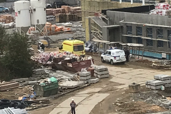 Парень сорвался с 25-го этажа Парень сорвался с 25-го этажа