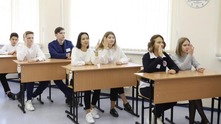 Красноярским старшеклассникам рассказали об искусственном интеллекте