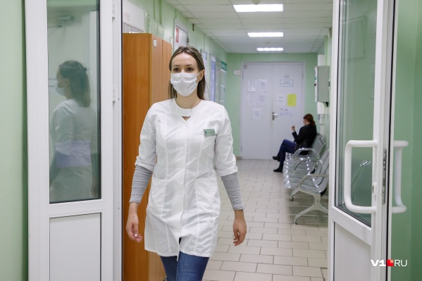 В поликлиниках от наплыва пациентов разрастаются огромные очереди В поликлиниках от наплыва пациентов разрастаются огромные очереди