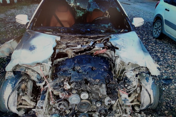 Белый Mercedes восстановлению не подлежит Белый Mercedes восстановлению не подлежит