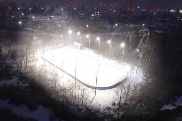 Раньше на месте катка была парковка Раньше на месте катка была парковка