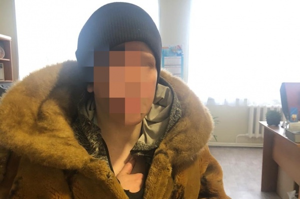 Женщина долго время живет на улице Женщина долго время живет на улице