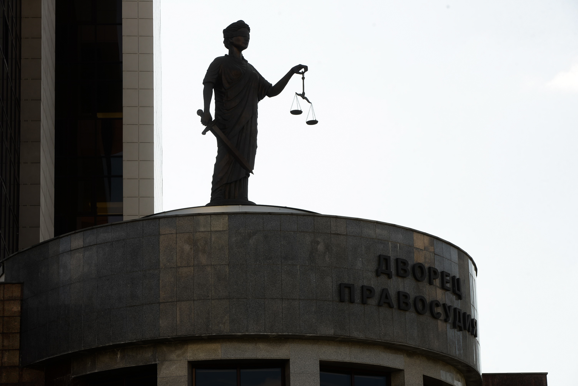 Оперативникам из Каменска-Уральского, осужденным за издевательства над детьми, отменили приговор