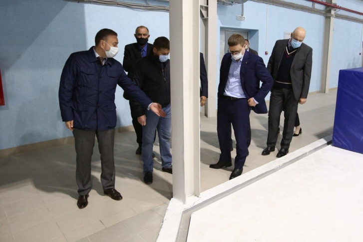 На прошлой неделе центр шорт-трека посетил губернатор Алексей Текслер На прошлой неделе центр шорт-трека посетил губернатор Алексей Текслер