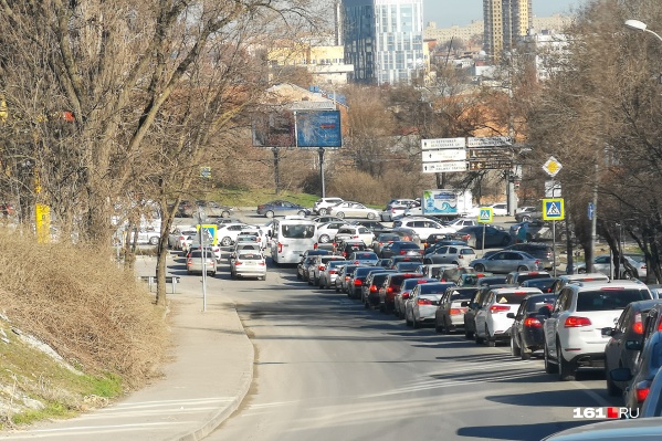 Теперь, чтобы объехать мост на Малиновского, придется делать целый крюк Теперь, чтобы объехать мост на Малиновского, придется делать целый крюк