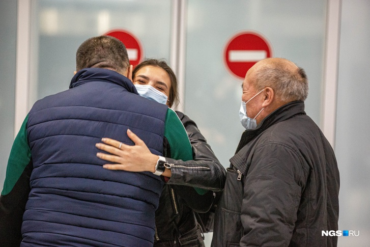 Съездить в гости к родителям, которые живут в другой стране, разрешается, но только раз за время карантина