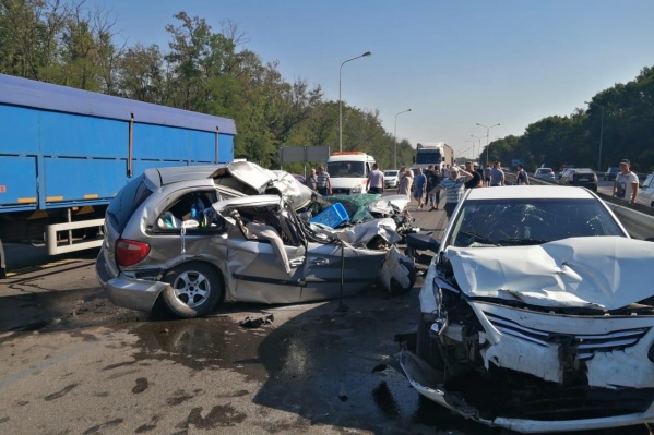 В аварии пострадали три ребенка В аварии пострадали три ребенка