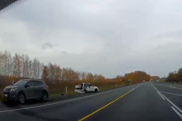 Toyota Platz серьёзно пострадала Toyota Platz серьёзно пострадала
