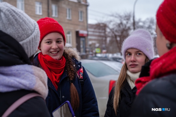 Среди опрошенных оказались и гости города, которые назвали одной из позитивных вещей в 2020 году экскурсию по Новосибирску Среди опрошенных оказались и гости города, которые назвали одной из позитивных вещей в 2020 году экскурсию по Новосибирску