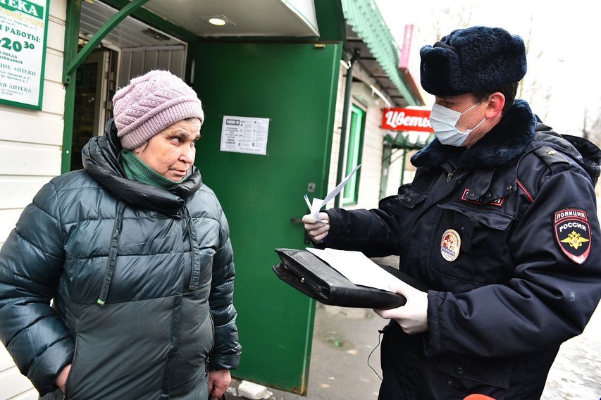 Ходят по домам: в Ярославле полиция проверяет пенсионеров