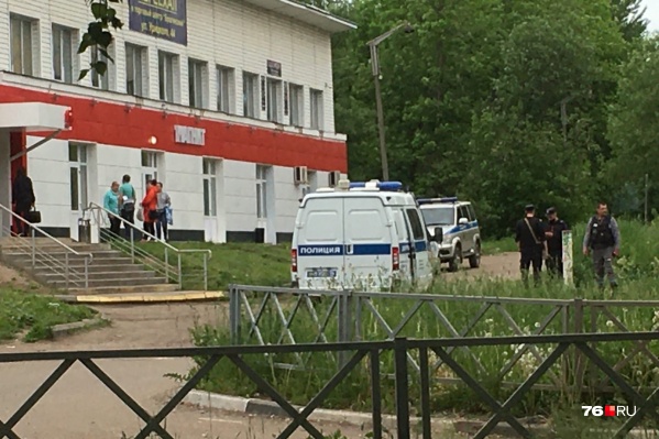 Инцидент произошёл в Брагино около школы № 26 Инцидент произошёл в Брагино около школы № 26