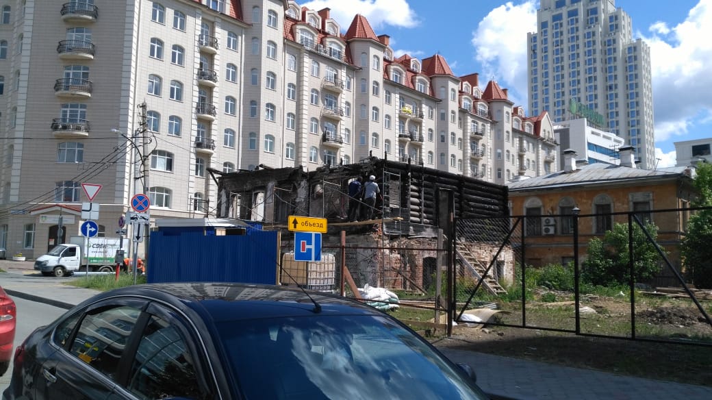 В дом по окончании работ планирует переехать владелец сети клиник «Здоровье 365» Валерий Малышев В дом по окончании работ планирует переехать владелец сети клиник «Здоровье 365» Валерий Малышев