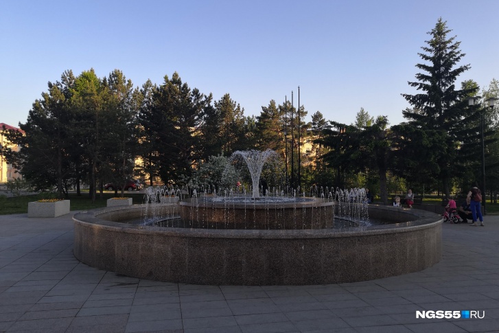 В этом году фонтан на бульваре Победы уже успел поработать, но недолго В этом году фонтан на бульваре Победы уже успел поработать, но недолго