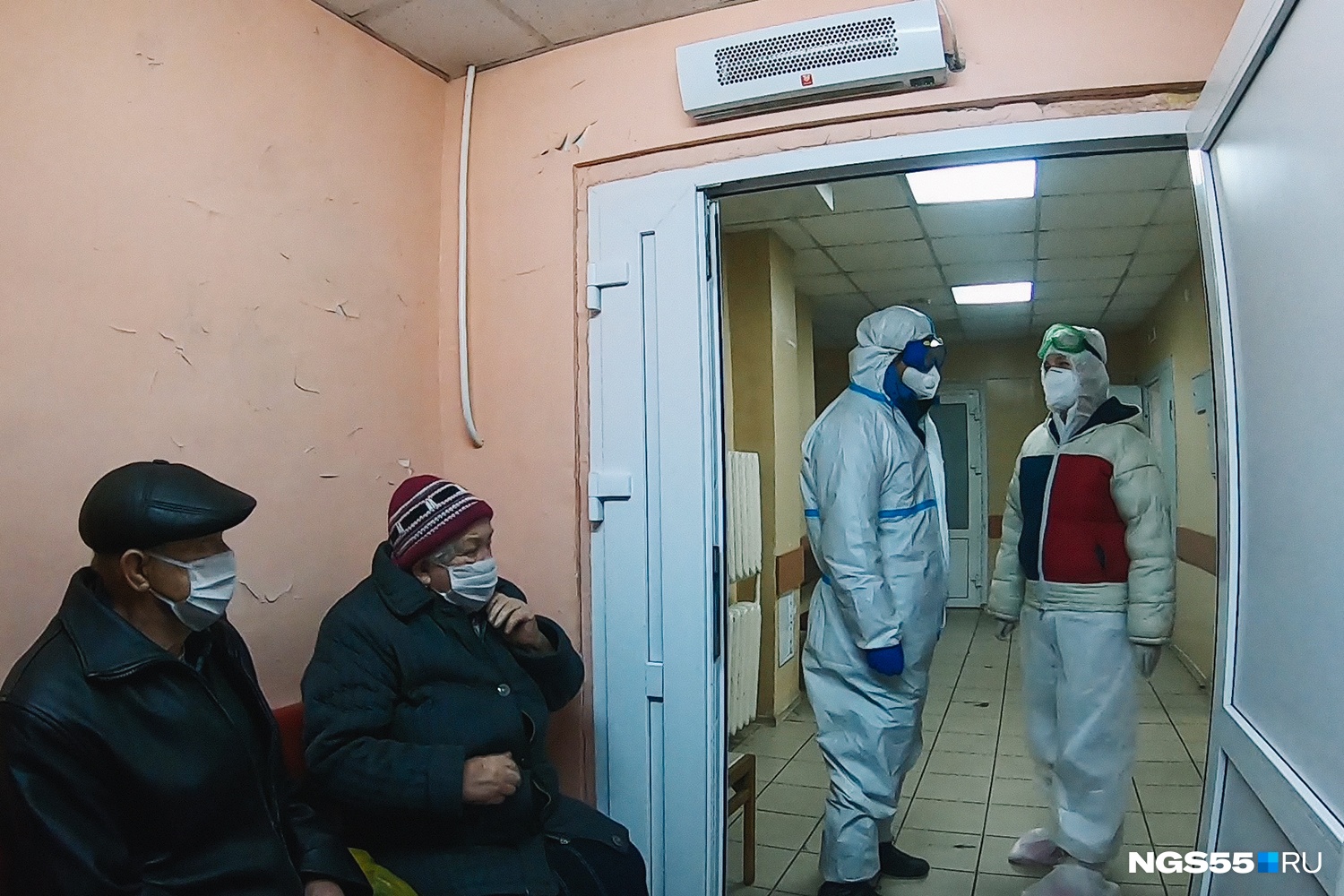 Старики среди ночи в приемнике на КТ. Бабушку нужно госпитализировать, но койку для нее не найдут Старики среди ночи в приемнике на КТ. Бабушку нужно госпитализировать, но койку для нее не найдут