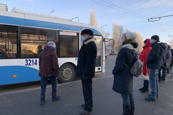 Режим работы общественного транспорта решили сильно не менять из-за пандемии коронавируса Режим работы общественного транспорта решили сильно не менять из-за пандемии коронавируса