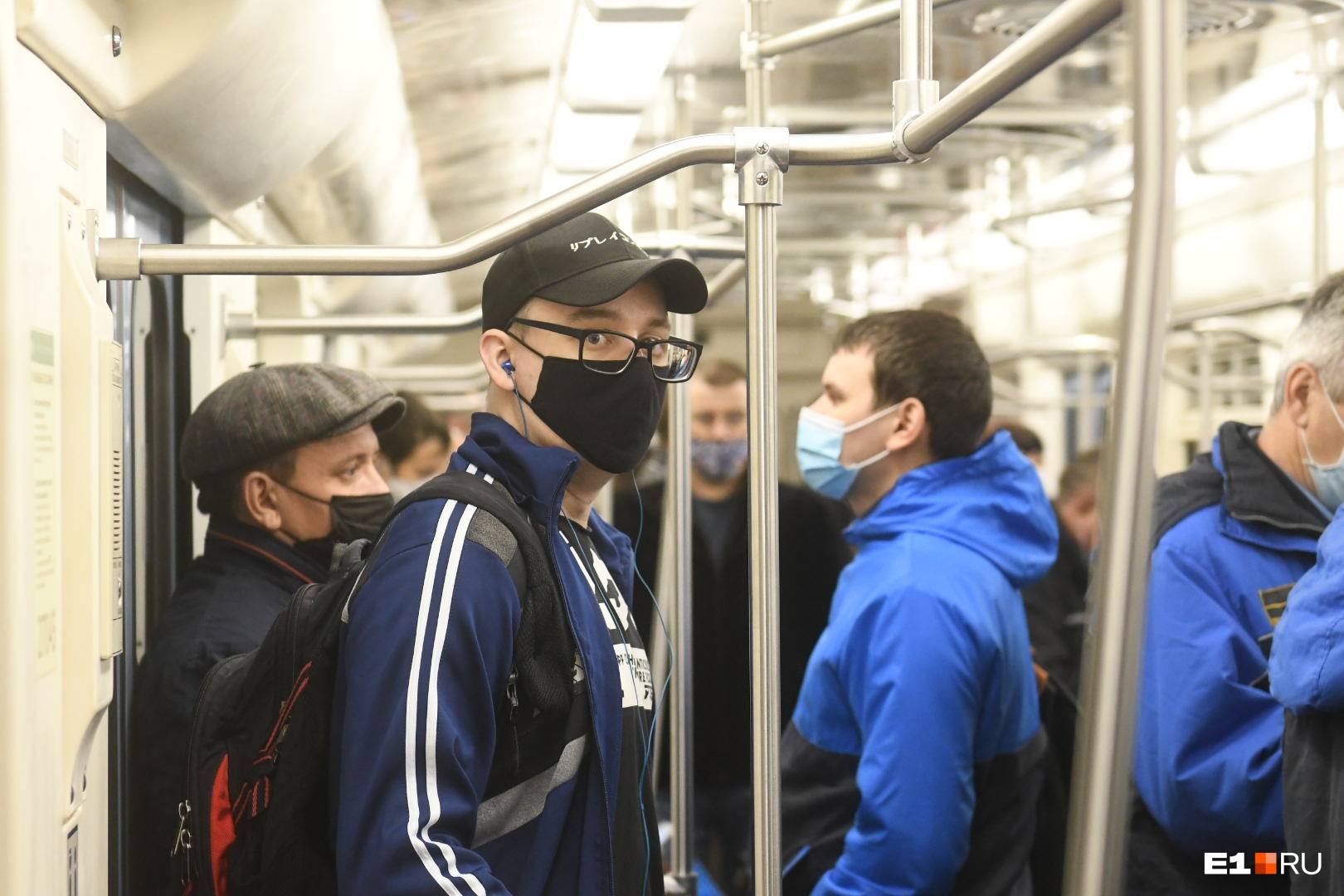 В екатеринбургской подземке поставят автоматы по продаже масок