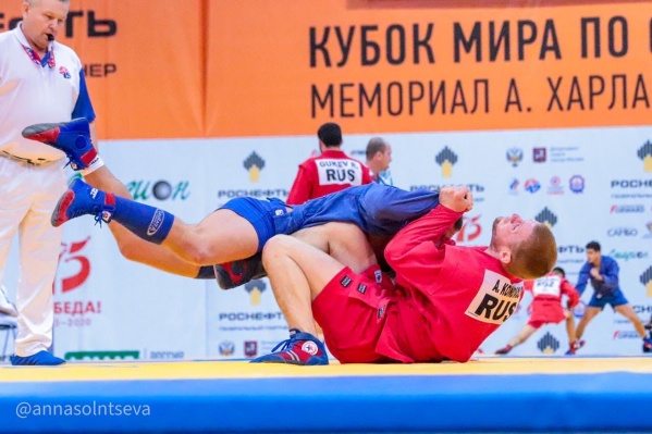 Антон не оставил шанса сопернику, выиграв финальный бой со счетом 5:0 Антон не оставил шанса сопернику, выиграв финальный бой со счетом 5:0