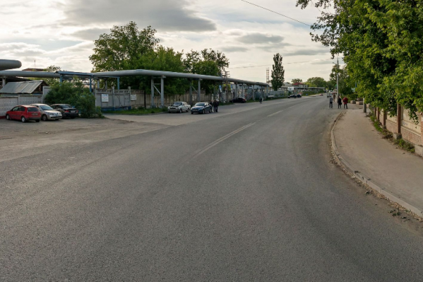 Родители устроили разборку на улице, которая находится на окраине города Родители устроили разборку на улице, которая находится на окраине города