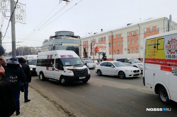 До 1 января маршрут обслуживал перевозчик Анатолий Войтенко До 1 января маршрут обслуживал перевозчик Анатолий Войтенко