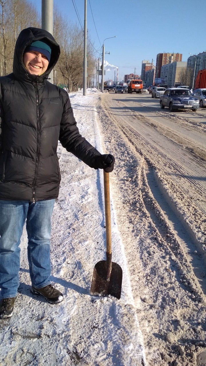 Ученые из УрО РАН специально приезжали в Тюмень, чтобы набрать грязного снега для исследования Ученые из УрО РАН специально приезжали в Тюмень, чтобы набрать грязного снега для исследования