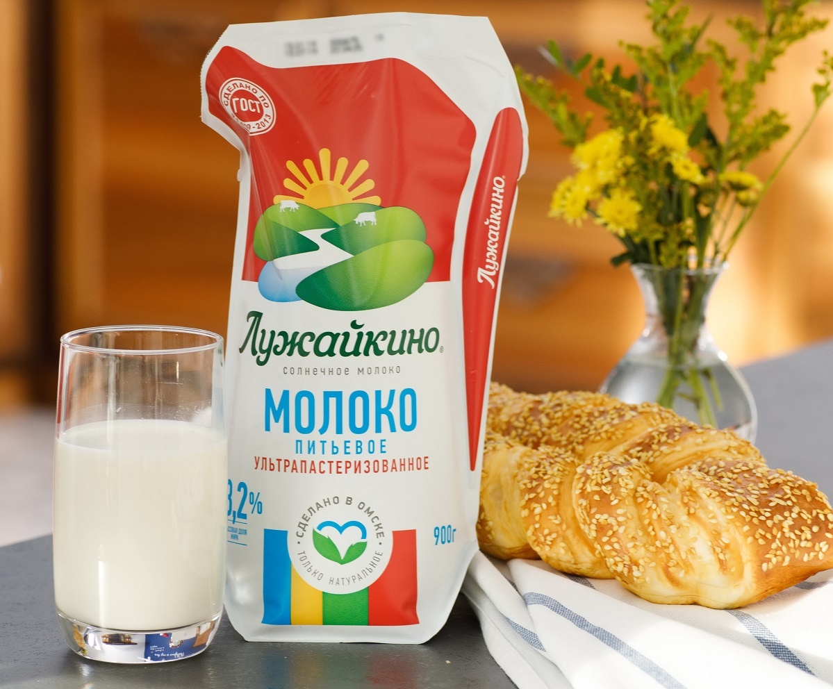 Ультрапастеризованное молоко. Молоко Лужайкино. Лужайкино продукция. Ультрапастеризованная молочная продукция. Омская молочная продукция.