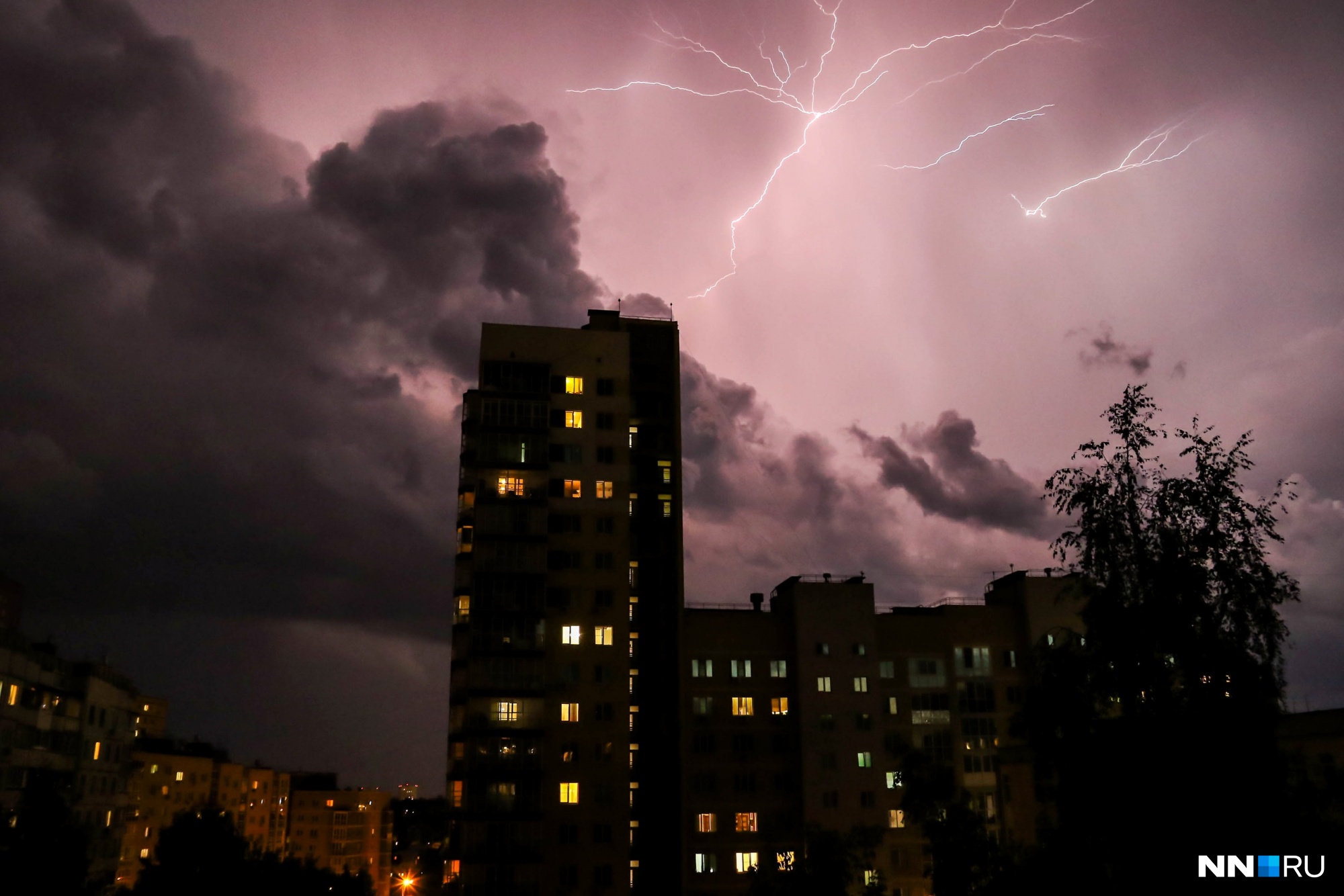 гроза в москве ночью