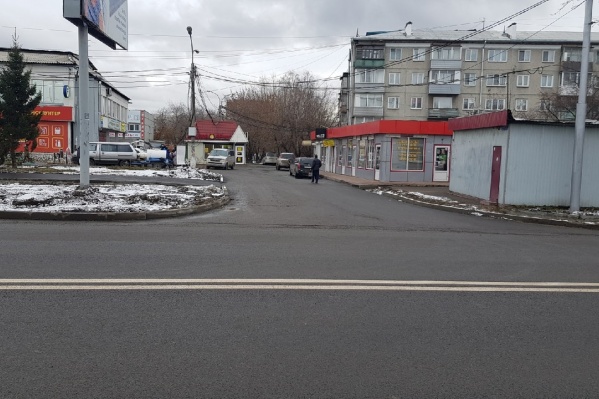 Путь в некоторые дворы для автомобилистов стал длиннее